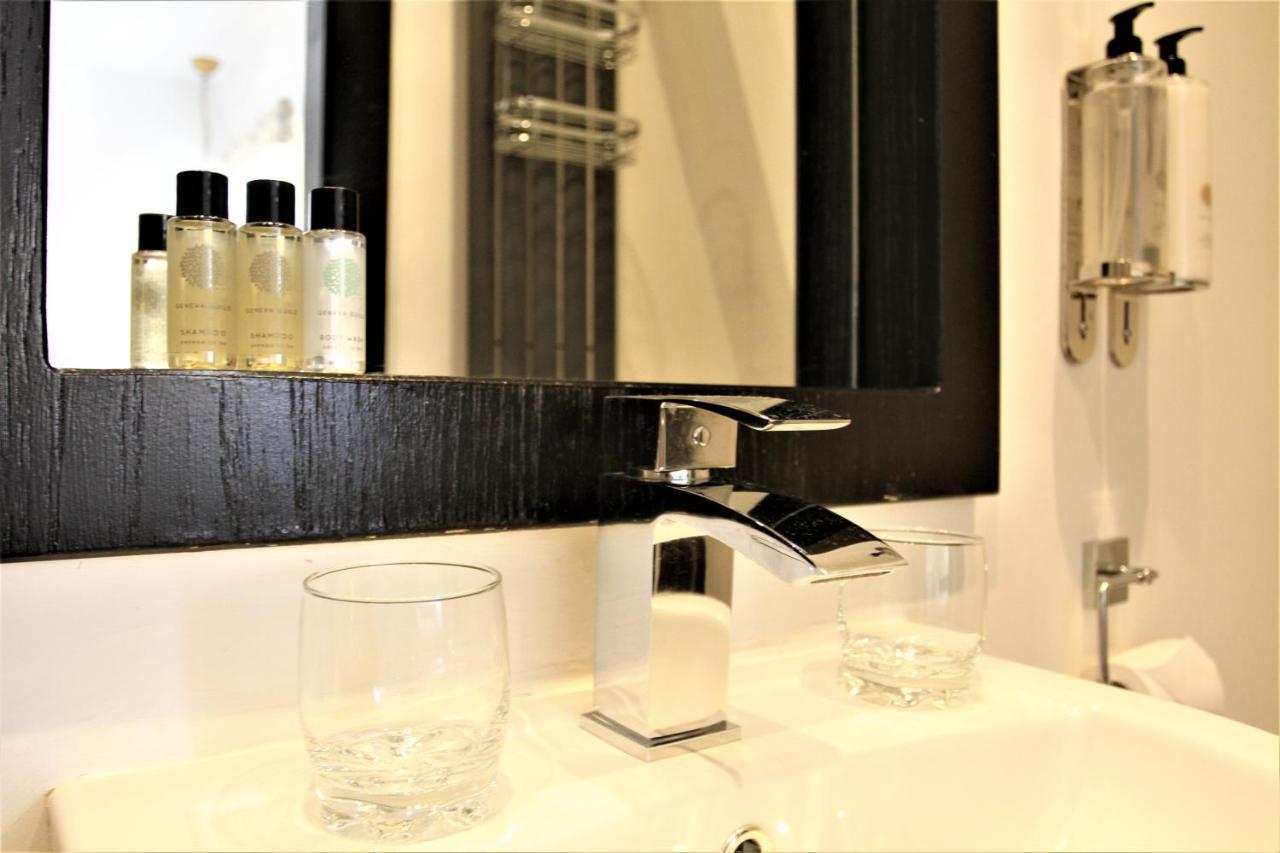 The Lane - Boutique Residence Голуей Екстериор снимка